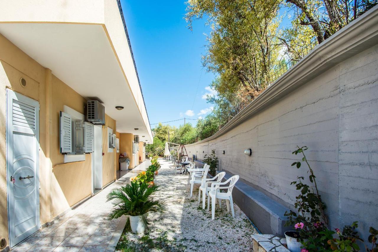 Aristotelis Apartments Razáta Eksteriør billede
