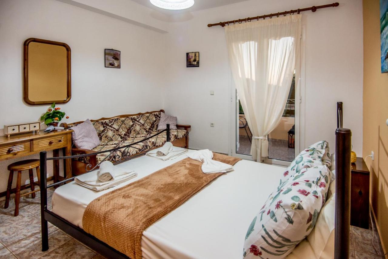 Aristotelis Apartments Razáta Eksteriør billede