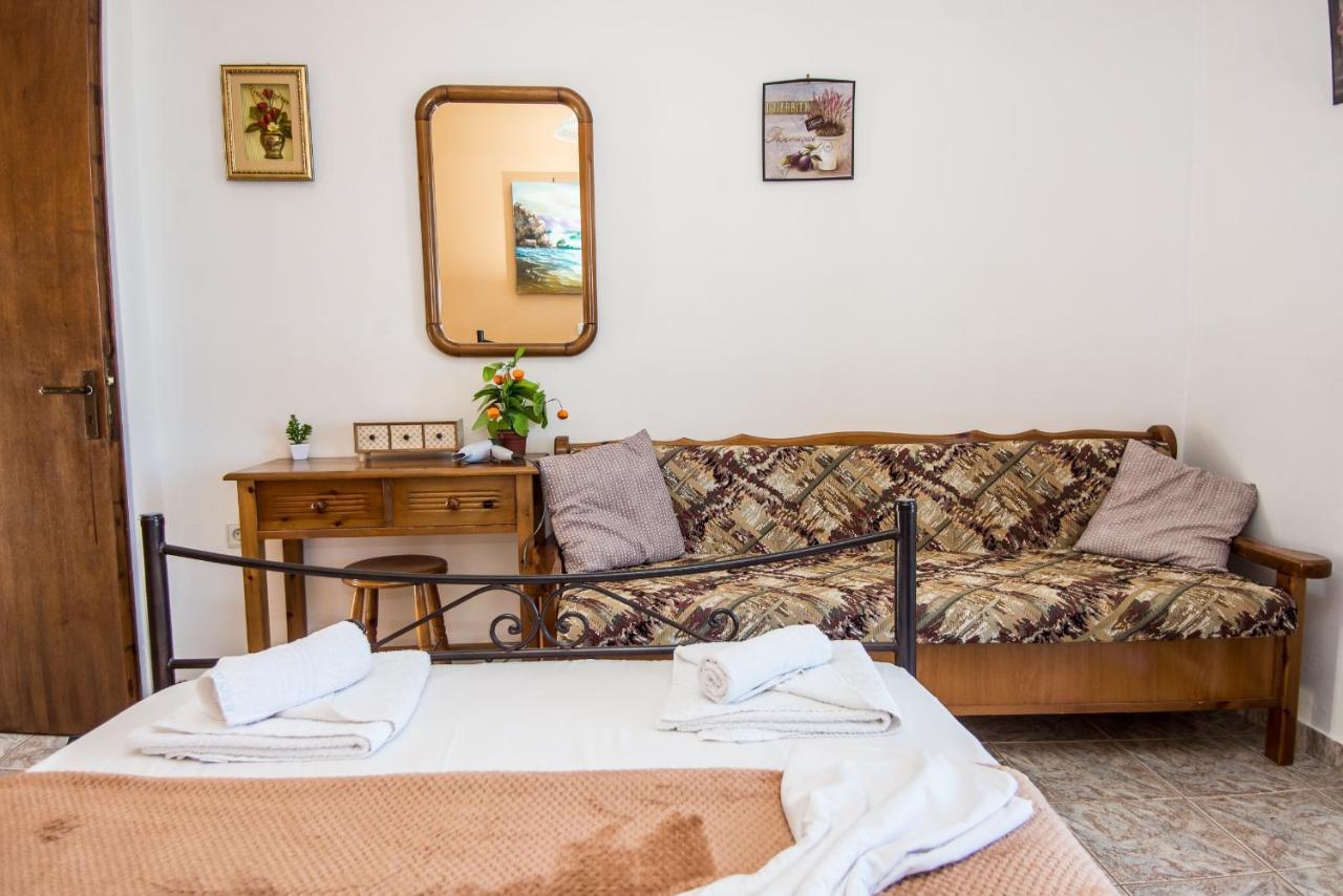 Aristotelis Apartments Razáta Eksteriør billede